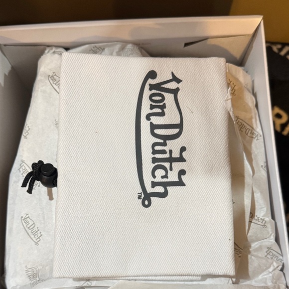 NWT Von Dutch Orange and Black Animal Print Crossbody Bag - Picture 9 of 9